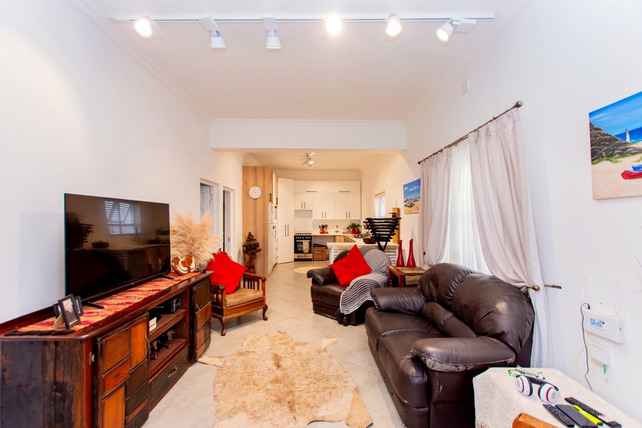 5 Bedroom Property for Sale in Brittania Beach Estate Western Cape